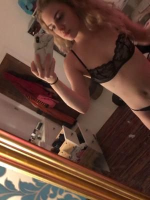 ジュリー、背が高くて痩せた美しさ、プレビュー