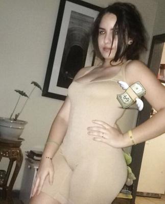 DEVALYN POSING