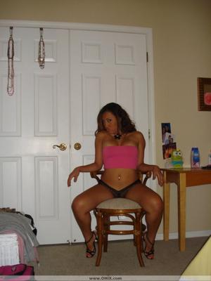 Amateur Latina Avec Un Grand Cul !