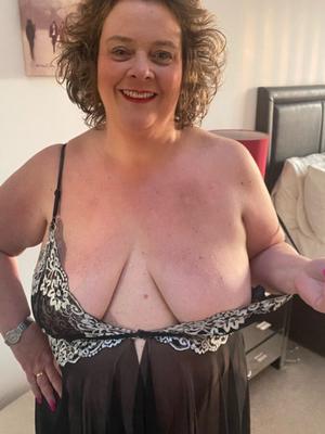 Joanne, sexy UK FAT GILF Slut
