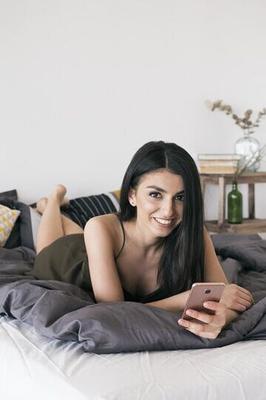 Modelo Ani de Armenia con bonitos arcos.