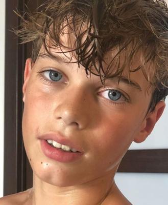 LA BEAUTÉ DES JEUNES HOMMES