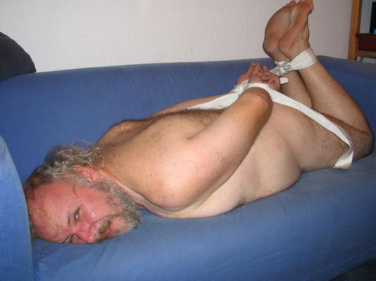 屈辱的な hogtied ホルガー