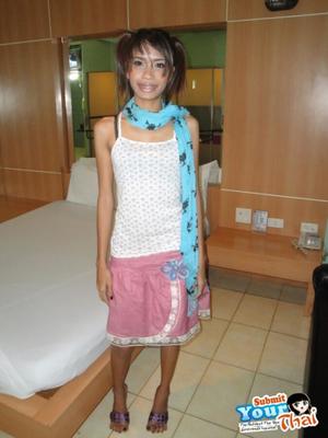Bronceado muñeca adolescente para follar