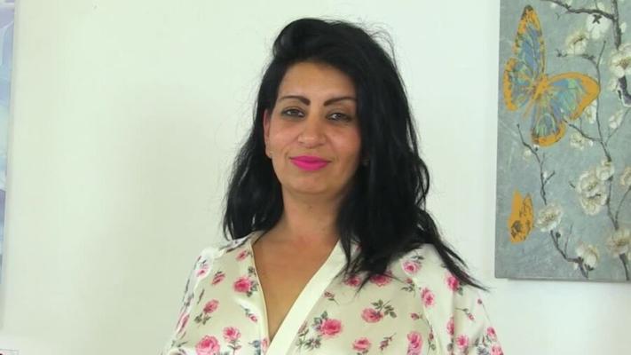 Indo-Persian milf Candylips