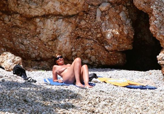 Nudiste sur la plage