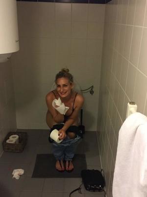 Chicas amateurs en el baño