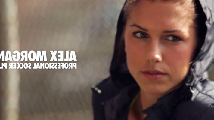 Alex Morgan / Football américain