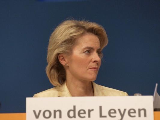 Well known mature german cumface Ursula