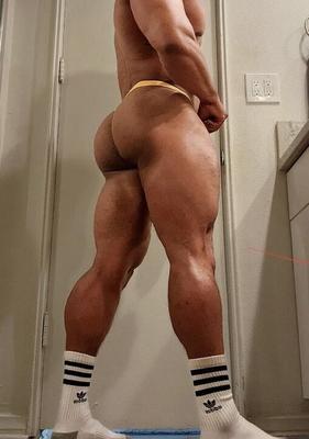 Strings musculaires : renflements et fesses