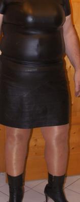 Ich CD-Hure Manuela im Nuttenoutfit