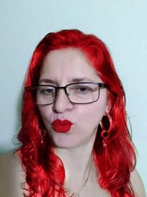 Sexy milf with the glasses