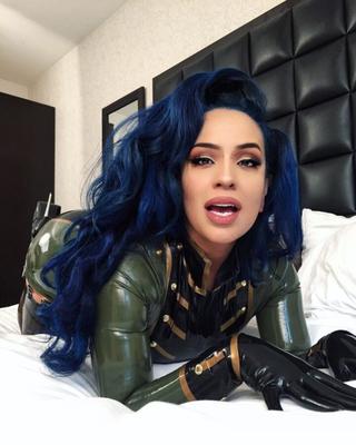 Kelly Lee Dekay - Entraîneur de corsets