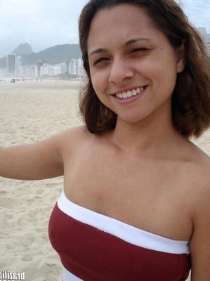 Lorraine gros sperme sur le visage