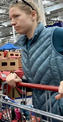 Costco Sighting - MILF w/Mom Bod in Green and Flowers
