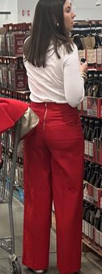 Observations Costco - Dans l'esprit des fêtes en rouge et blanc