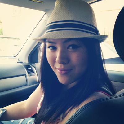 Une nana asiatique sait comment baiser