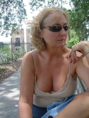 Downblouse