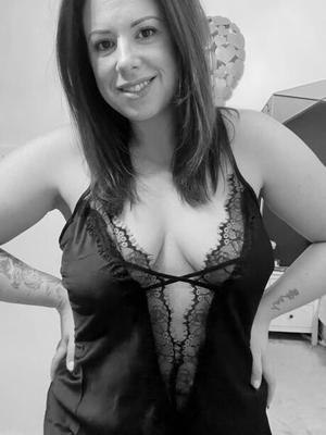 Becka sexy MILF británica con cara para Cumm