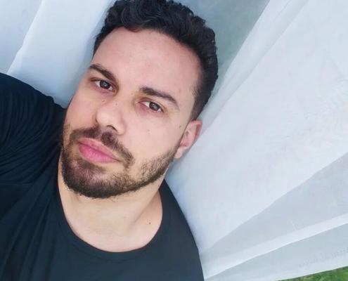 Latino gay do Tinder procure bukkake no seu rosto