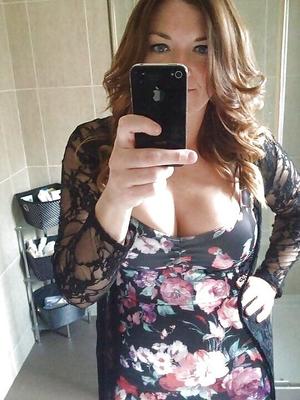 孤独な巨乳英国主婦熟女