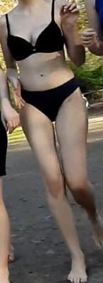 ビキニの女の子