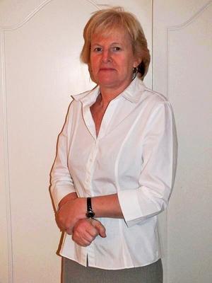 La madura MILF británica June tiene unos pechos estupendos