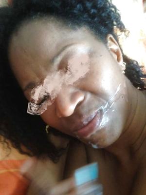 Ex Ebony GF that loves cum. Ex noire aime le foutre