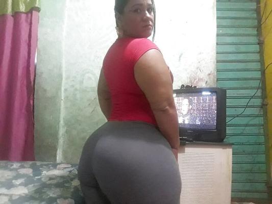 KARTHERIN MILF LATINA GROS BOOTY DE FACEBOOK