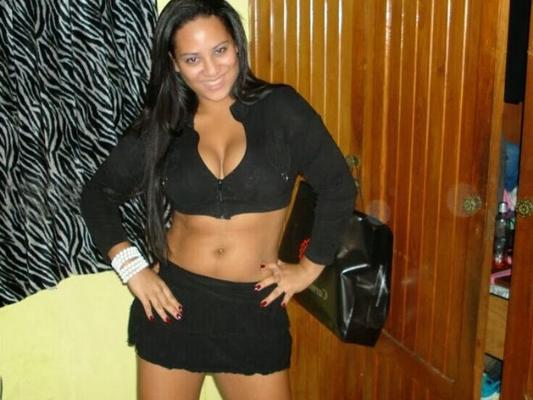 LUANA - LATINO AUX BUSTES PLANTES