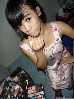 ladyboy Mai - Maquillage