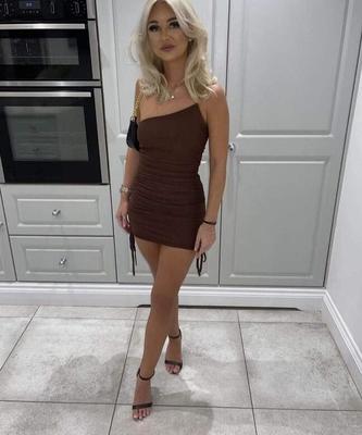 Petite poupée barbie maigre chav du Royaume-Uni