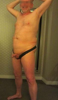 Amateur Mature Gay Poses in Hotel