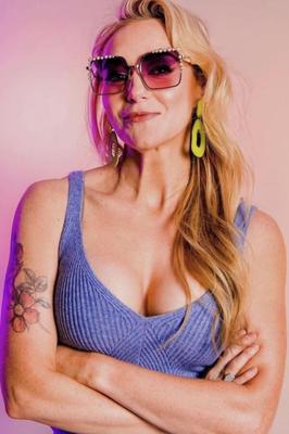Betsy Wolfe