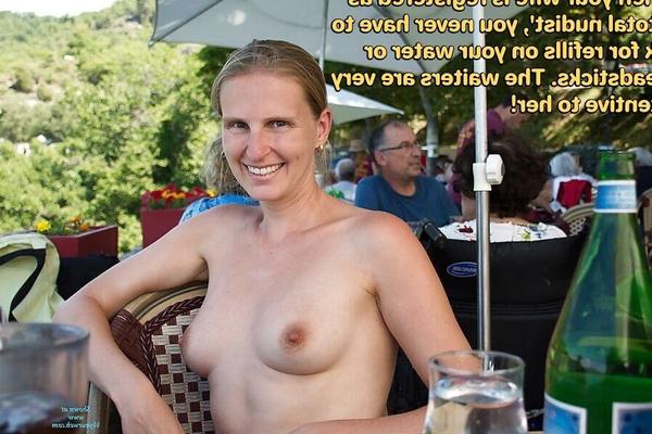 Elle va encore complètement nue en ville !