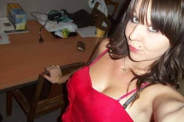 Salope connasse sperme pute humiliation insultes grosse chienne