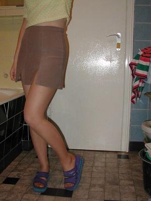Annette adolescente alemana en pantimedias (Badewanne)