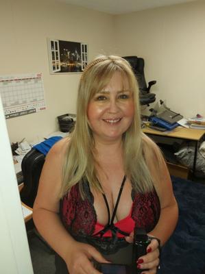 Chubby UK wife Emma