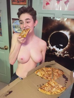 Vollbusige amerikanische Teenie-Selfies