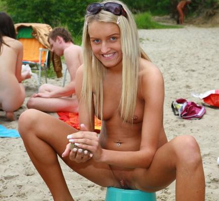Diese verrückten, sexy Nudisten!