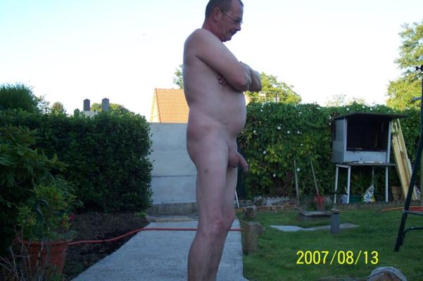 naked outdoor