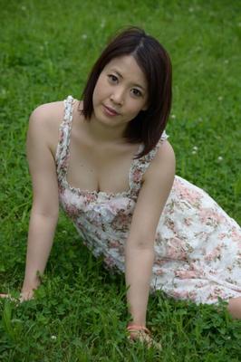 Asian Model Hot Cleavage