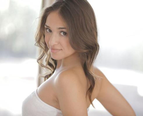 Sara Luvv