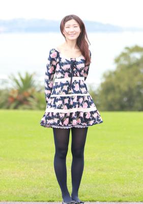 Real Life Pantyhosed MILFs 93   Asian Opaque Pantyhose and Flats