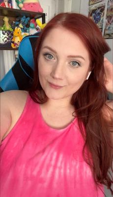 BBW-Rotschopf-Teenager mit Bonbongesicht