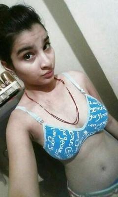 Salope indienne en selfie