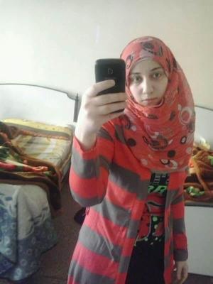 Amateur-Hijabi-Teenager