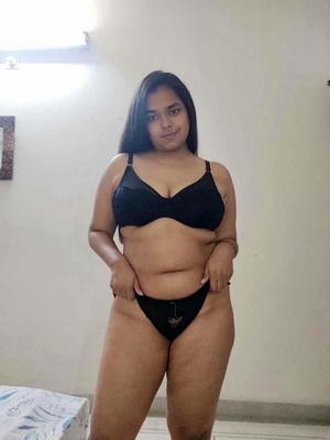 la femme au foyer indienne dodue, le cochon sohani