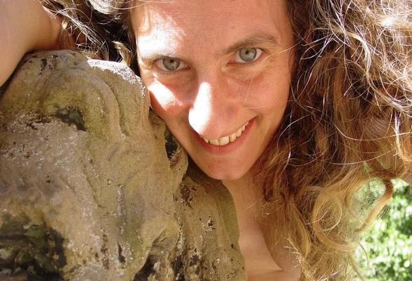 Behaarte Frau erschießt sich im Freien