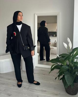 Überlegene Hijabi-Göttinnen